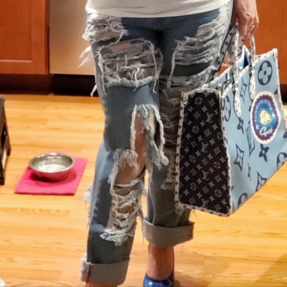 Fashion Nova Baggy Ripped Jeans - Picture 1 of 12